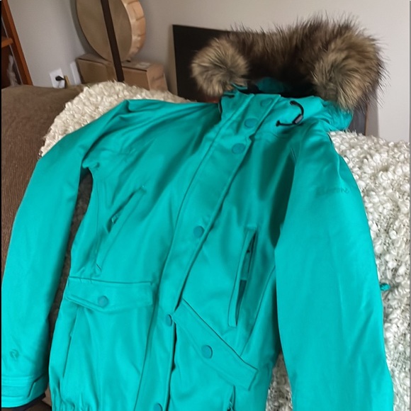 Ski and snowboard jacket - Picture 7 of 7